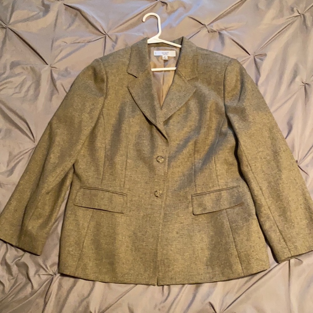 Lesuit essentials size 16p women’s blazer nice